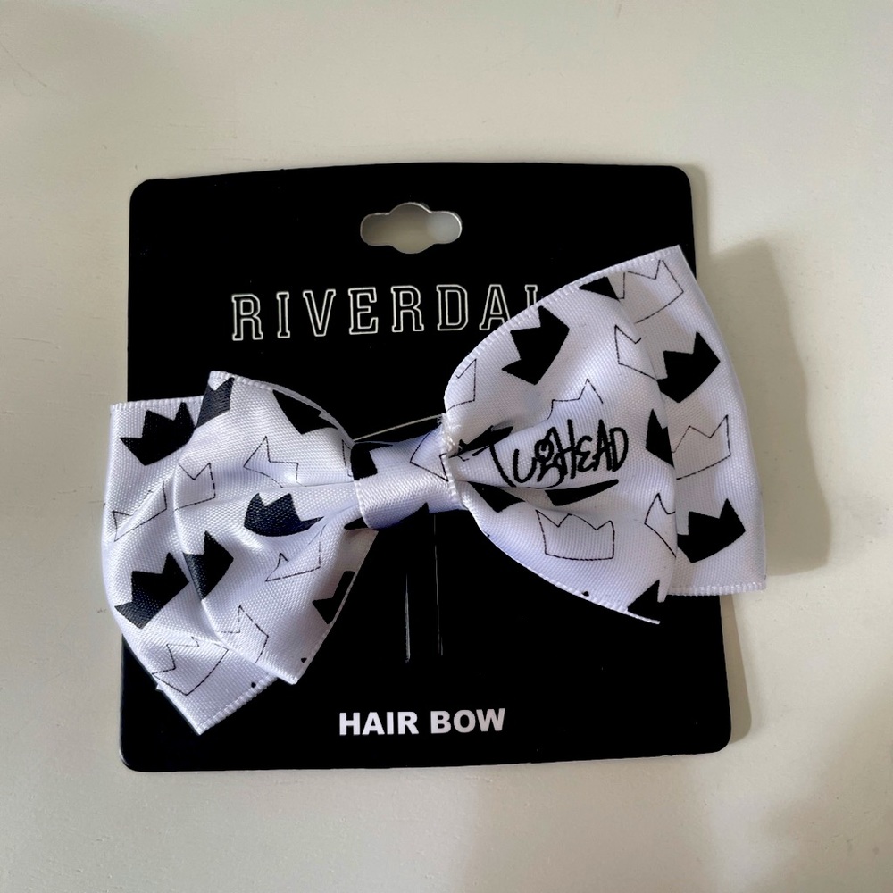 Riverdale Jughead themed bow